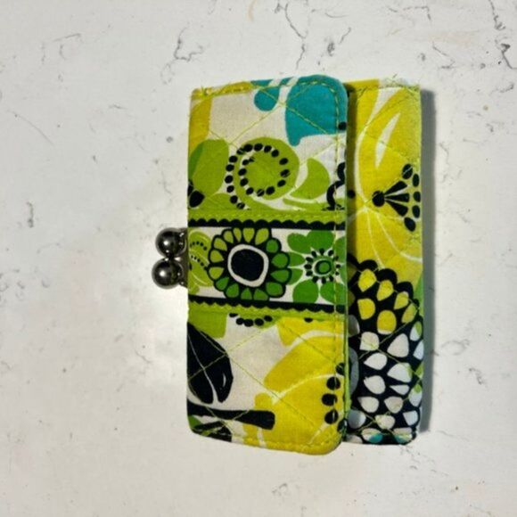 VERA Bradley Clasp Wallet - Green, Dark Green Floral Design - Picture 1 of 5